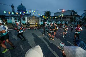 BIB: 
                            <button type="button" onclick="openModal(26232817)" class="btn btn-primary btn-sm float-right btn-popup" data-toggle="modal" data-target=".modal-high-quality">
                        <i class="fas fa-shopping-cart"></i> Add to Cart
                    </button>
                                            <button type="button" onclick="isThisMe(26232817, true)" class="btn btn-success btn-sm float-right btn-popup btn-isme hidden" data-toggle="tooltip" data-placement="bottom" title="นี่คือรูปของคุณใช่ไหม คลิกที่นี่เพื่อเอาเข้าอัลบั้ม">
                        <i class="fas fa-plus"></i> Add to album
                    </button>
                    <button type="button" onclick="isThisMe(26232817, false)" class="btn btn-warning btn-sm float-right btn-popup btn-isnotme hidden">
                        <i class="fas fa-ban"></i> Remove from album
                    </button>